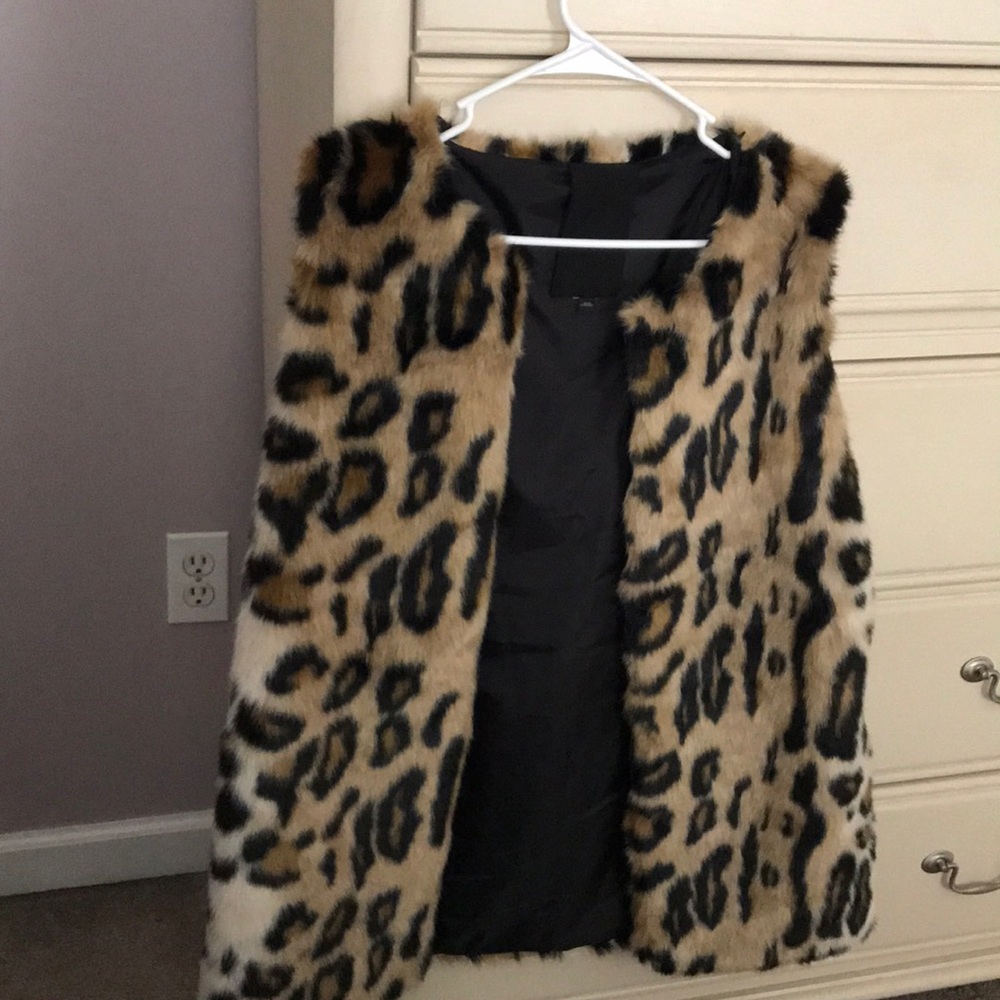 Express leopard vest